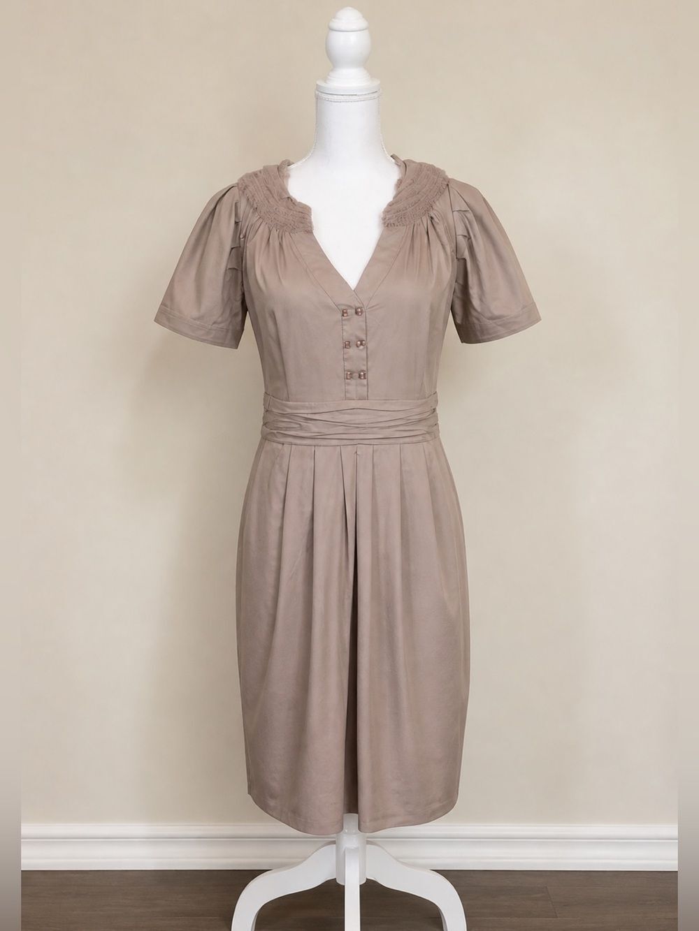 BCBGeneration Taupe Puff Sleeve Dress. Size 12 - Picture 1 of 8